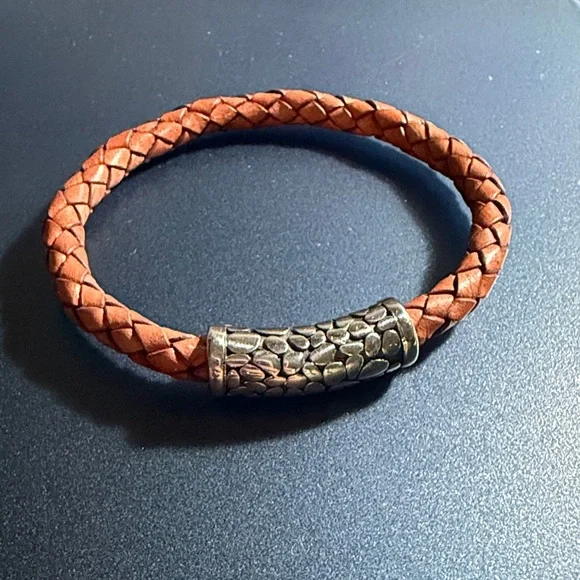 Brown Leather Bracelet with Pebble Design - Picture 1 of 2